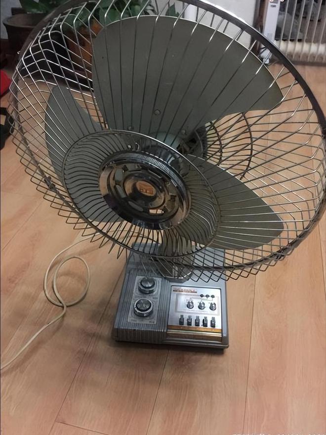 家用电器品牌 1燕舞收录机 2万燕 VCD龙8国际电子游戏娱乐平台中国已消失的十个(图2)