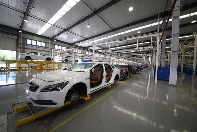 汽车！技术革新打通报废产品再利用全链路龙八国际娱乐网站75分钟拆解一辆报废(图1)